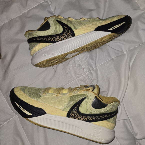 Nike Kyrie 11  Men\'s  Citron Tint Leopard BRAND NEW main image 6